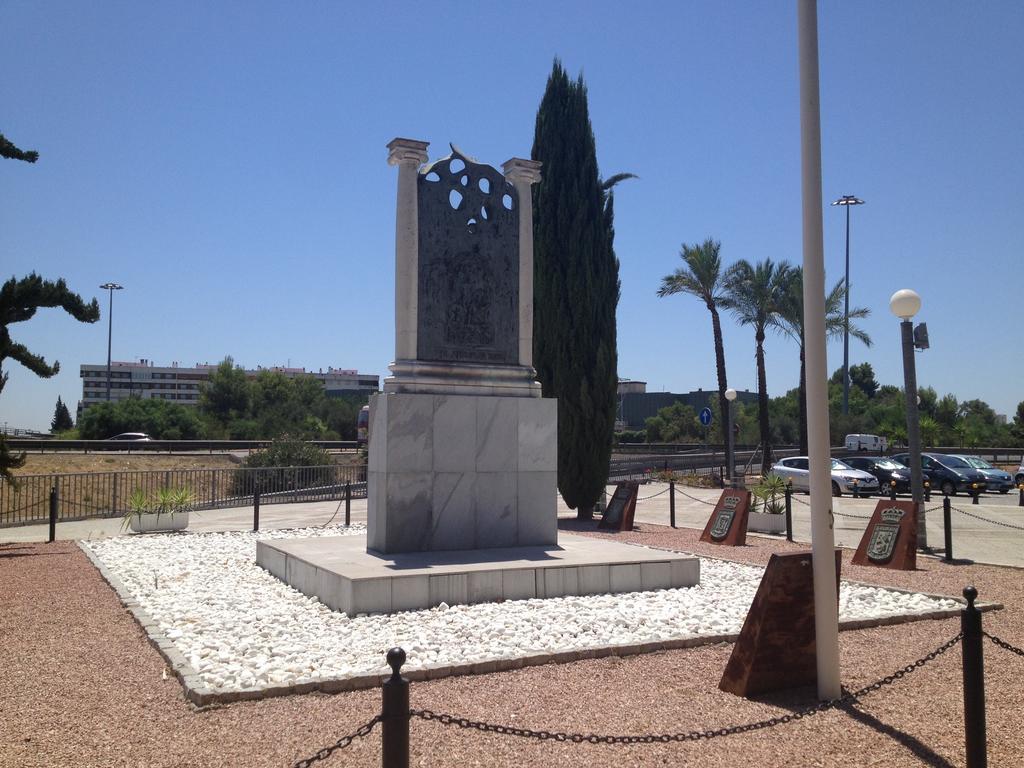 Ibis Budget Sevilla Aeropuerto Екстериор снимка