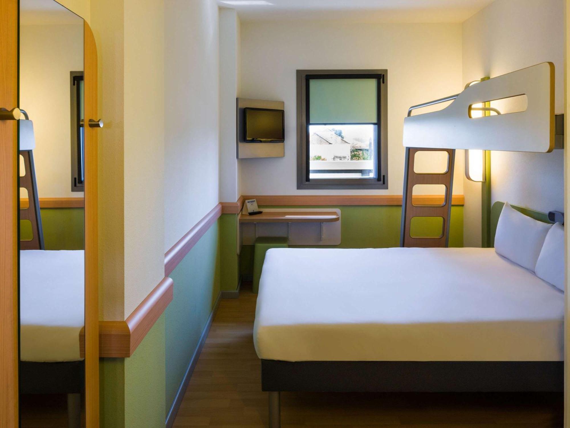 Ibis Budget Sevilla Aeropuerto Екстериор снимка