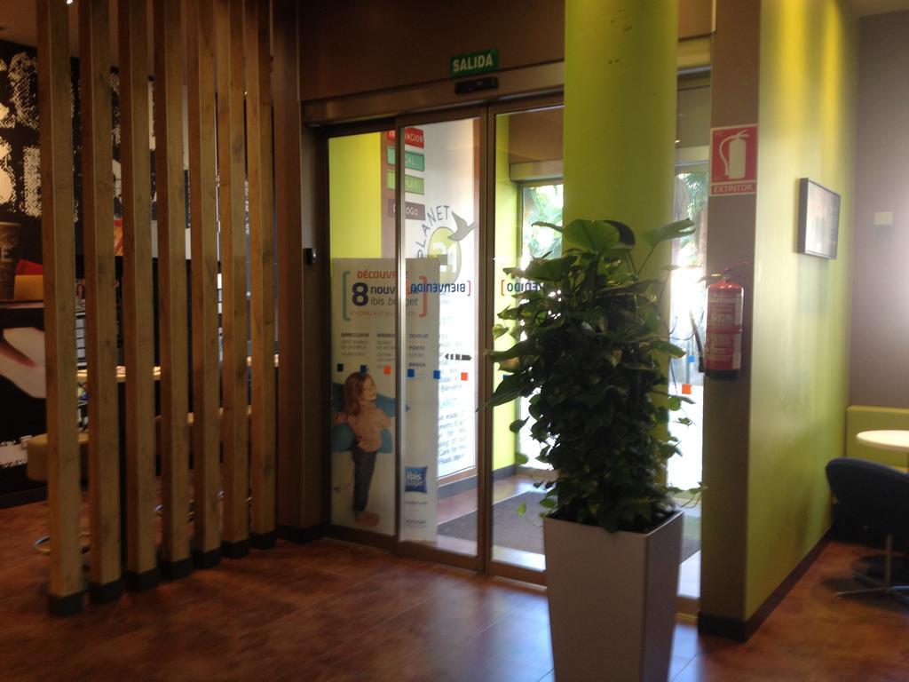 Ibis Budget Sevilla Aeropuerto Екстериор снимка