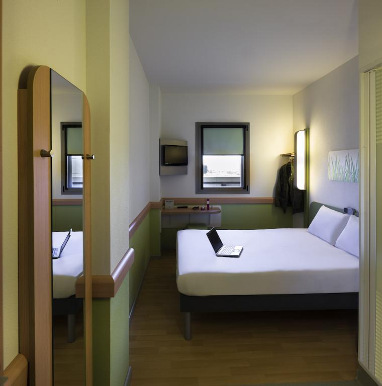Ibis Budget Sevilla Aeropuerto Стая снимка